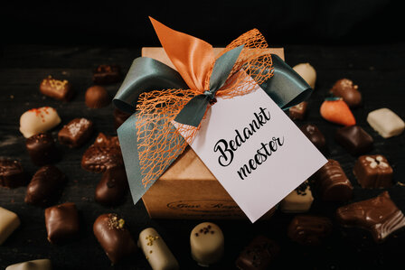 Doosje pralines 250 gr &quot;Bedankt meester&quot;
