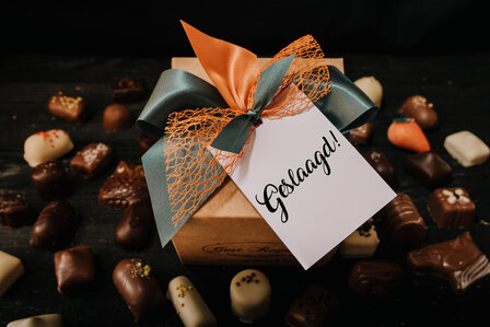 Doosje pralines 1 kg &quot;Geslaagd&quot;