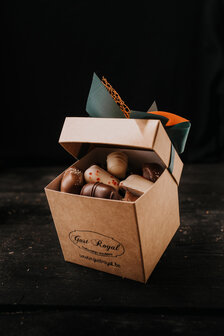 Doosje pralines met babbetjes 750 gr 