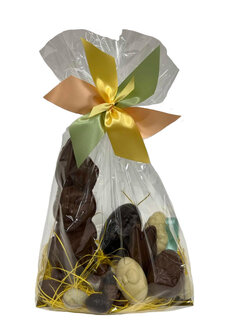 Paaspakket 6: Paasfiguren Haas en Marsepeijn Konijn, praline paas chocolade, holle en gevulde praline paaseieren