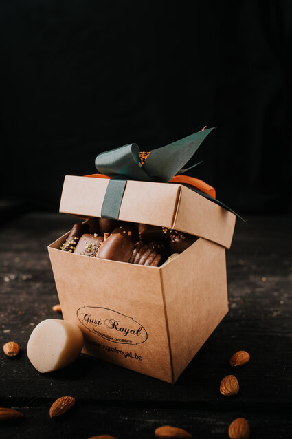 Doosje pralines met marsepein 1 kg
