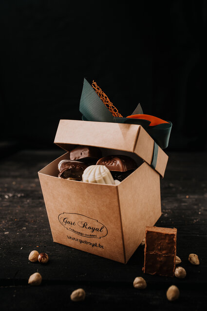 Doosje pralines met praliné vulling 500 gr