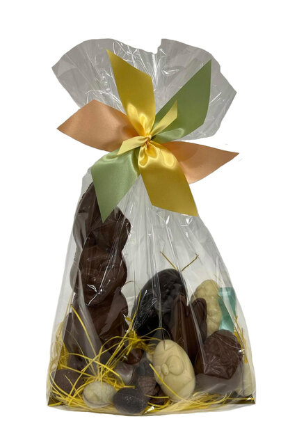 Paaspakket 6: Paasfiguren Haas en Marsepeijn Konijn, praline paas chocolade, holle en gevulde praline paaseieren